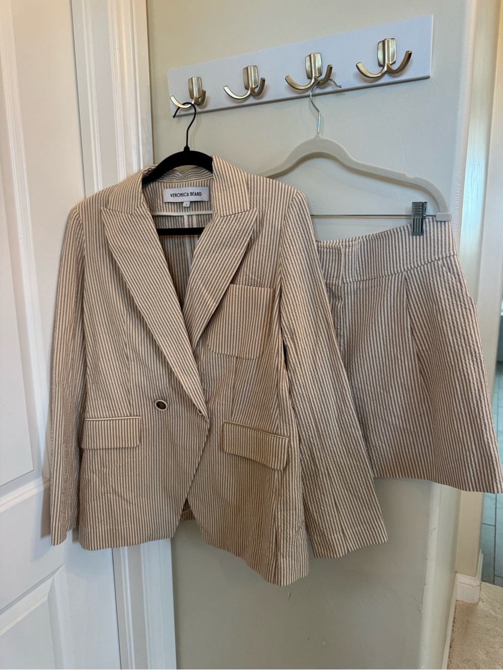 Veronica Beard Didion Haina Seersucker Blazer Shorts Set Sand 6/8